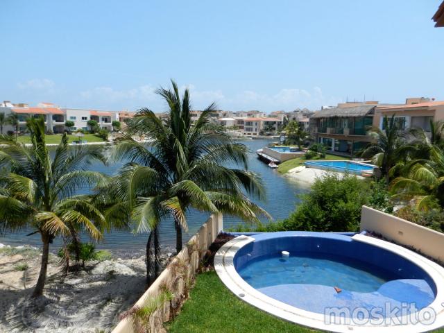 PUERTO AVENTURAS FRENTE AL SPA DEL CATALONIA, Puerto Aventuras
